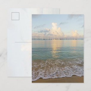 Träumerischer Pastellsonnenaufgang am Strand Postkarte