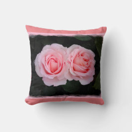 Träumerisches Rosenthrow-Kissen Kissen