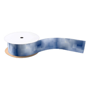 Traumhafte blaue Töne in einem quadratischen Muste Satinband