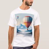 Traumhafte Höhen: Heißluftballon über den Bergen T-Shirt (Vorderseite)