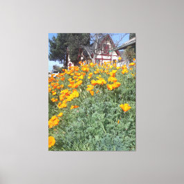 Traumhafte Hütte in einem Populärfeld Leinwanddruck