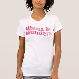 Traumhaftes ozeanInspiriert T-Shirt mit Wavy Pink