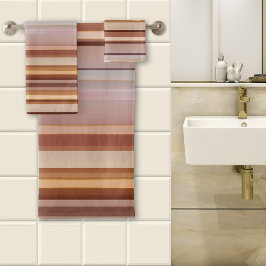 Traumhaftes Set mit gestreiftem Sonnenuntergang