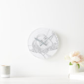 Traumskizze einer Frau Runde Wanduhr (Zuhause)