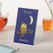 Traurige Eule mit Tränen und Mond vermisst, Sie Ca Sockelschild (In SItu)