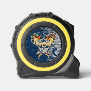 Traurige Meerjungfrauen vor Anker Maßband