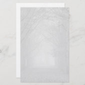 Trauriger Waldweg im Nebel stationär Briefpapier (Vorne/Hinten)