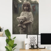 Trauriges Geisterkind im abandonierten Vintagen Zi Poster (Heimbüro)