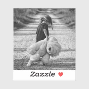 trauriges Mädchen, das mit Bär spaziert Aufkleber