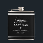 Trauzeuge Custom Personalisiert Wedding Party Flachmann<br><div class="desc">Trauzeuge Custom Personalisiert Name Wedding Party Flask zeigt den Namen des Trauzeugen mit den Namen des Brautpaares und das Hochzeitstermin mit einem kleinen Liebe Herz. Maßgeschneidert für den Trauzeuge. Designed by ©2024 Evco Studio www.zazzle.com/store/evcostudio</div>