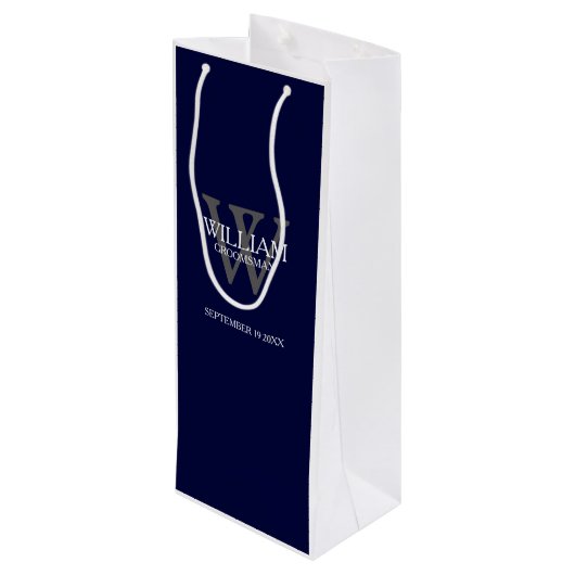 Trauzeuge Geschenk Custom Modern Navy Blue Geschenktüte Für Weinflaschen (Rückseite Schrägansicht)
