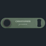 Trauzeuge-Geschenk Personalisierte Monogramm Hochz Speed Flaschenöffner<br><div class="desc">Monogram personalisierte Hochzeitsgeschenkflaschenöffner für Trauzeugen. Passen Sie es mit Ihren eigenen Daten an. Für weitere Anpassungen klicken Sie bitte auf den Link "Personalisieren" und verwenden Sie die erweiterten Designwerkzeuge von Zazzle,  um diese Vorlage anzupassen.</div>