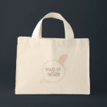 Trauzeugin Art Nouveau Blush Pink Butterfly Mini Stoffbeutel<br><div class="desc">Rosa Vintage Jugendstil-Schmetterling "Trauzeugin" Geschenktasche. Eine Geschenktüte kann eine schöne Möglichkeit sein, Ihrer Trauzeugin für ihre Liebe und Unterstützung an Ihrem besonderen Tag zu danken. Die Trauzeugin Tote Tasche eignet sich hervorragend für Geschenke wie personalisierte Spiegelkonfektionen, Mini-Champagner-Flaschen, angesagte Flaschen und Satin-Roben. Ideal für so viele Hochzeitsfeiern... eine durchdachte Geschenktasche für...</div>