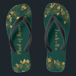 Trauzeugin Emerald Green & Gold Foliage Badesandalen<br><div class="desc">Diese wunderschönen smaragdgrünen und goldgrün blättrigen Trauzeuginnen-Flip-Flops sind mit goldenem Blattmuster und moderner Typografie auf zeitlos dunkelgrünem Hintergrund ausgestattet. Es ist ein schönes Geschenk für Ihr Brautparty. Anzeigen der Auflistung auf dieser Seite, um passende Elemente zu finden. Staffel es mit deinen Informationen anpassen. Wenn Sie gewollt haben, um den Stil,...</div>