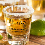Trauzeugin Hochzeitstag und Personalisierte Namen Schnapsglas<br><div class="desc">Personalisiertes Glas für Ihre Trauzeugin - ein schönes Hochzeitsgeschenk für Ihre Hochzeitsfeier. Stilvolles,  minimalistisches Design in moderner,  schwarzer Typografie. Die Namensvorlage ist Set für Sie bereit,  um Ihre Trauzeugin Namen,  die Braut und Bräutigam Namen und das Hochzeitstermin anpassen.</div>