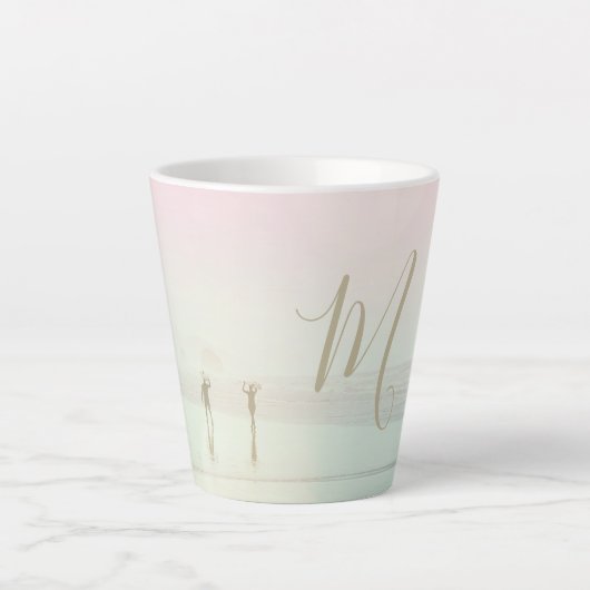 Travel Summer Surfers Beach Pink Mist Monogram Milchtasse (Vorderseite)