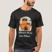 Travelling Cat Love Moment T-Shirt (Vorderseite)