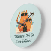 Travelling Cat Love Moment Wall Clock Große Wanduhr (Winkel)