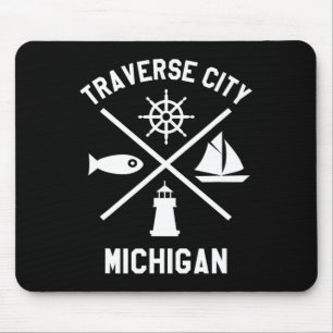 Traverse City Nord-Michigan-T-Shirt-Segelboot Mousepad