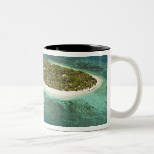 Treasure Island Resort und Boot, Fidschi Zweifarbige Tasse