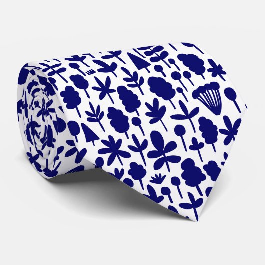Tree and Leaf form Pattern 051017 - Dk Blue on Wt Krawatte (Gerollt)
