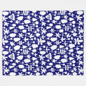 Tree and Leaf form Pattern 051017 - Wt on dk Blue Fleecedecke (Vorderseite (Horizontal))