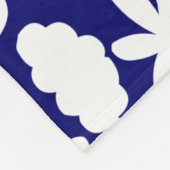 Tree and Leaf form Pattern 051017 - Wt on dk Blue Fleecedecke (Ecke)