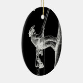 Tree Chirurg Arborist am Werk zur Zeit Chainsaw Keramikornament (Rechts)