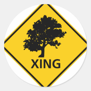 Tree Crossing Highway Sign Runder Aufkleber