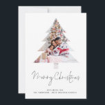 Tree Family Foto 2026 Kalender Frohe Weihnachten<br><div class="desc">Foto in einem Baum geformt Maske 2025 Kalenderskript Frohe Weihnachten. Feiern Sie die Saison stilvoll mit dieser Weihnachtskarte des modernen Fotos, die Ihr eigenes Bild gerahmt in einer festlichen Weihnachtsbaumform präsentiert! Dieses minimalistisch gestaltete Foto verleiht Ihrem Haus ein familiäres Ambiente, das sich in einer Silhouette mit weißen Bäumen eingebettet und...</div>