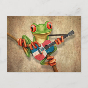 Tree Frog Playing Dominikanische Flaggengitarre Postkarte