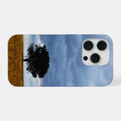 Tree in an empty field iPhone hülle (Rückseite (Horizontal))