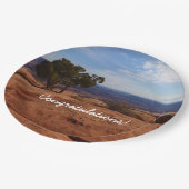 Tree Out of Red Rocks im Canyonlands National Park Pappteller (Schrägansicht)