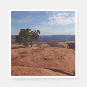 Tree Out of Red Rocks im Canyonlands National Park Serviette
