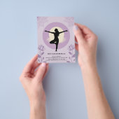 Tree Pose - Yoga Instructor with Lotus Flowers Flyer (Gruppe)
