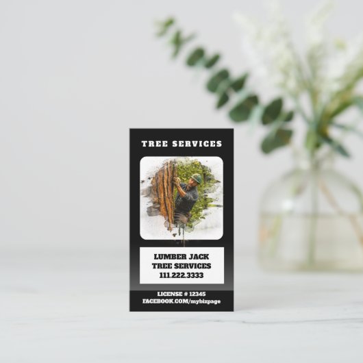 *~* Tree Services Lumber Jack Man QR Tree Trunk Visitenkarte (Stehend Vorderseite)