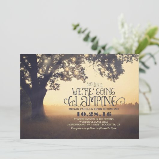 Tree String Lights - Wir gehen Glanzhochzeit Einladung (Stehend Vorderseite)