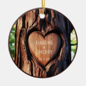 Tree Trunk Hand Carved Names Romantic Keepake Keramik Ornament (Vorne)