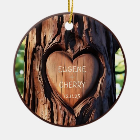 Tree Trunk Hand Carved Names Romantic Keepake Keramik Ornament (Vorne)