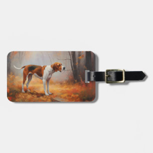 Treeing Walker Coonhound im Herbstlaub fällt Gepäckanhänger