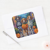 Treeing Walker Coonhound In Halloween Costumes Quadratischer Aufkleber (Umschlag)