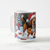 Treeing Walker Coonhound Schnee mit Weihnachtsmütz Kaffeetasse (Vorderseite Links)