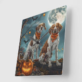 Treeing Walker Halloween Spooky Quadratische Wanduhr (Winkel)