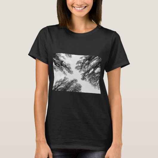 Trees reaching to sky T-Shirt (Vorderseite)