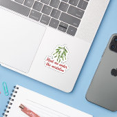 Treffe mich unter dem Mistelzweig - Weihnachtskuß Aufkleber (Laptop mit iPhone)