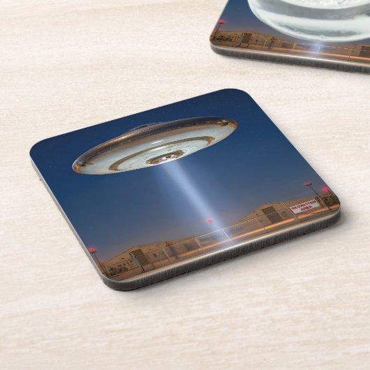 Treffen des dritten Typs: Zone 51. Getränkeuntersetzer (Linke Seite)