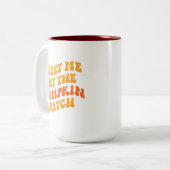 Treffen Sie mich am Pumpkin Patch Zweifarbige Tasse (Vorderseite Links)