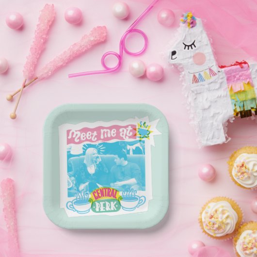 Treffen Sie mich im zentralen Perk Neon Graphic Pappteller (Party)