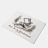 Treffen Sie mich in Wonderland Mad Hatter Running Fußmatte (Schrägansicht)