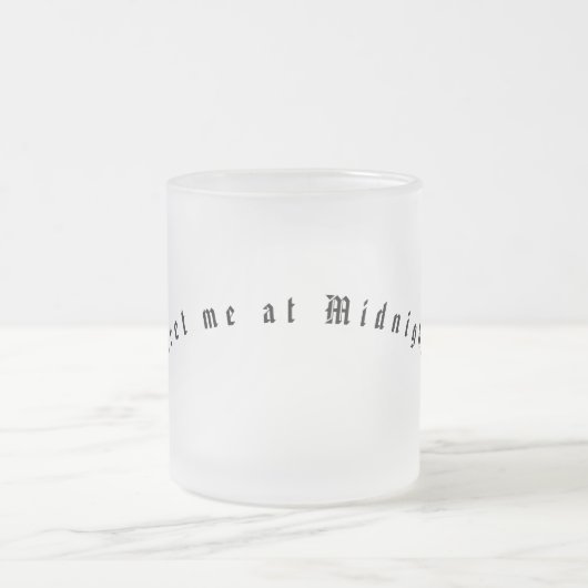 Treffen Sie mich um Mitternacht Mattierte Tasse (Mittel)